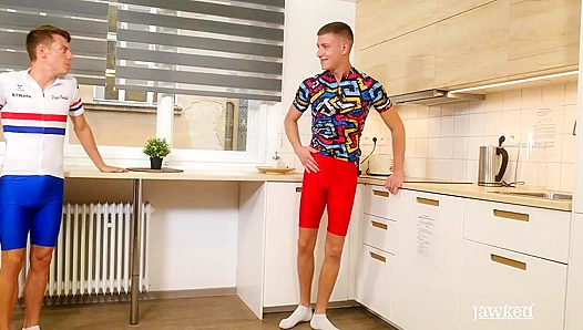 Karl Stevens Mark Troy Heat Up in Tight Spandex – Jawked 18+