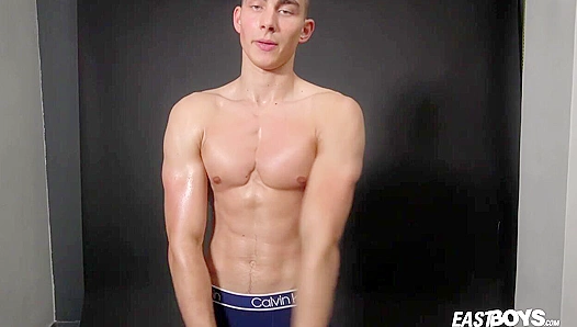 Oil-Slicked Hunk Emilion Shows Off Ripped Physique – EastBoys Temptation