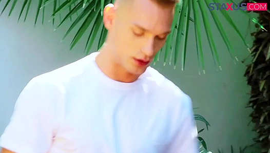 Kieron Zaks Nico Vegas Go Wild Under the Sun – Steamy Outdoor Action – GayXXX