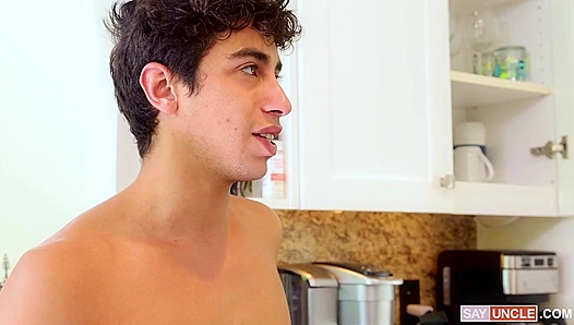 Kitchen Heat: Gabe Bradshaw Magic Mike Share More Than Just Dads Dick – 18+