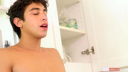 Kitchen Heat: Gabe Bradshaw Magic Mike Share More Than Just Dads Dick – 18+