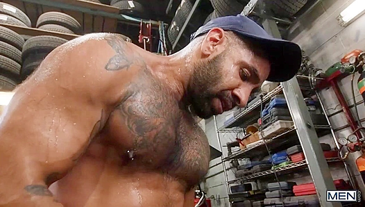 Hairy Alphas Mateo Zagal Chuck Conrad Ride Raw Passion Hard – GayPornX
