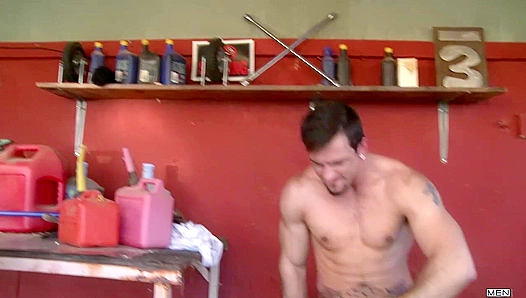 Lonely Pit Stop: Rough Anal Encounter Sparks Raw Desire – Gay XXX 18+