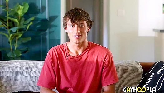 Pretty Boy Rick Johnson Gets Steamy in Soft Sexy Interview – GayHoopla 18+