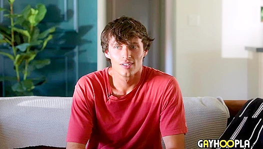 Pretty Boy Rick Johnson Gets Steamy in Soft Sexy Interview – GayHoopla 18+