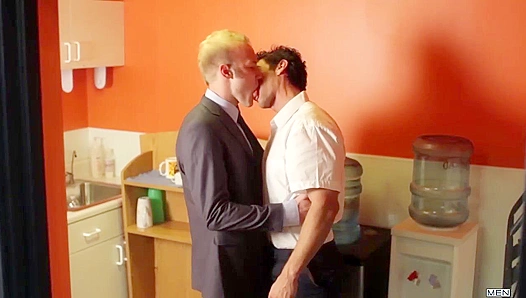 Alexander Garrett Gets Pounded by Cal Parker in Hot Office Anal Scene – GayPornXL