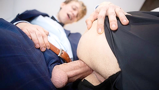 Leo Louis Leo Bacchus Fill Daddys Tight Ass Deep – Mind-Blowing Ride