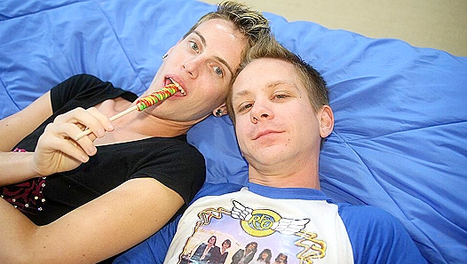 Bored Best Friends Ignite Passion — Steamy Hookup Alert! – LollipopTwinks