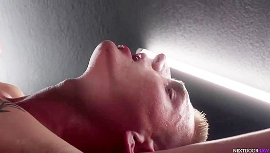 Next Door Neighbors Go Bareback Wild – Brandon Ashtons Steamy Encounter
