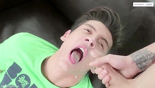 Andy Scott Titus Snow Go Wild: Unfiltered Fuck Session + Piss Play – GayXXX