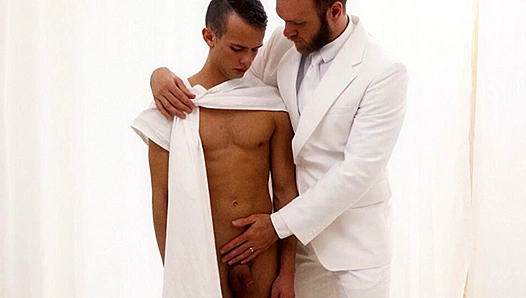 Young Missionary Takes Deep Worship from Bearded Mormon Stud – 18+