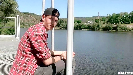 POV Ride with a Curvy-Butt Cutie Who Takes It Deep – XXX Gay