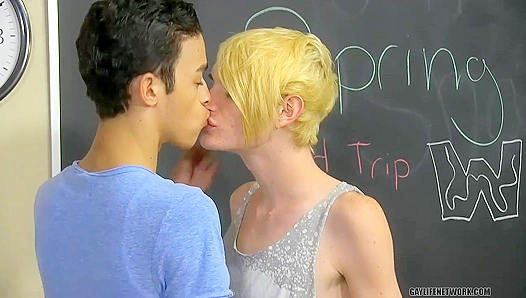 Preston Dustin Ditch Study Time for Steamy Hookup Action – TeachTwinks 18+