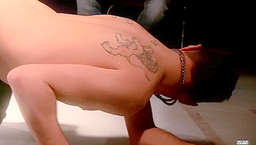 UK Men of Desire: Riley, Paul Ken in a Hot Circular Encounter – 18+