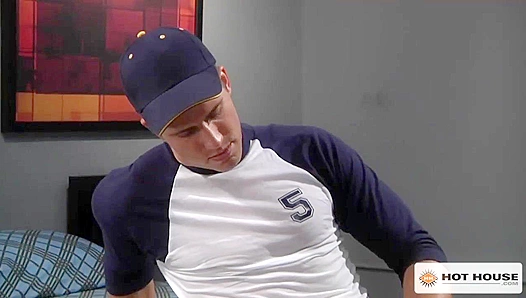 Baseball Stud Brandon Lewis Faces a Steaming Hot Solo Challenge – GayPornHub 18+