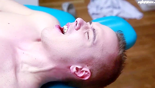 Sam Brooks Works Muscle for Mind-Blowing Gay Anal Pleasure – GayXXX