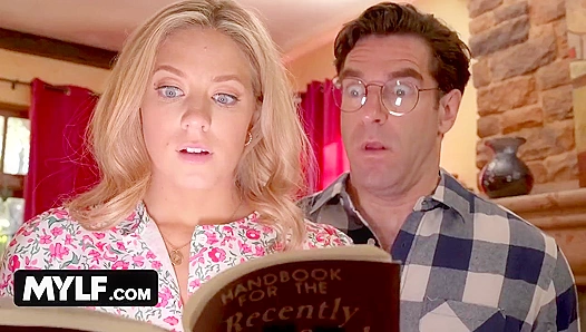Beetlejuice Takes His Curvy Cutie for a Ride to Creamy Heaven – Hot Shemale Action