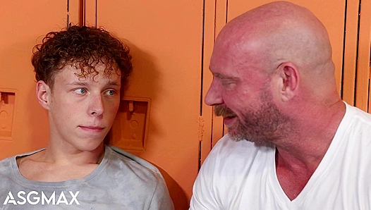 Big Stepdad Claims His Horny Twink Boy—Wild Screams Ensue PrideStudios 18+