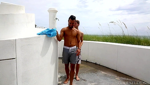 Beach Heat Left Me Rock Hard—Had to Pound Dylan Lucas Deep – GayPornHub 18+
