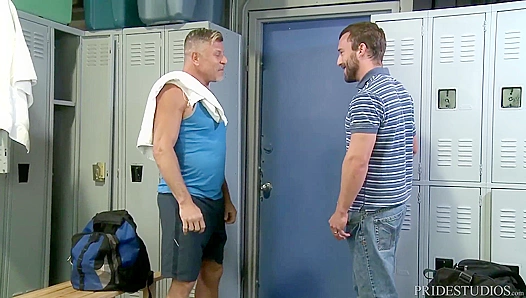 Beefy Gym Stud Fucks Cheaters Tight Ass After Spying His Secret – GayPornXXX 18+