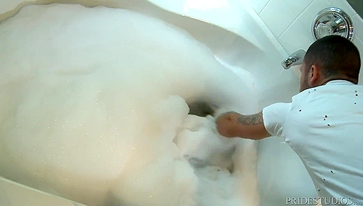 Massive Dicks Explode with Cum During Steamy Bathroom Fucks – XXXGayTub3r