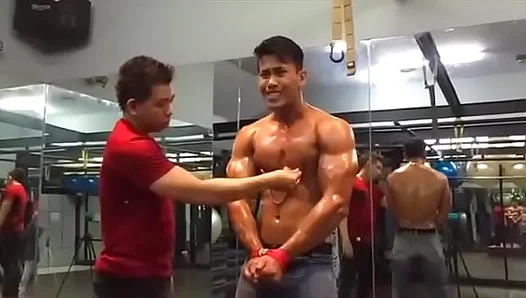 Asian Gym Bunny Begs for More Nipple During Hot Gay Workout – IntenseGay 18+