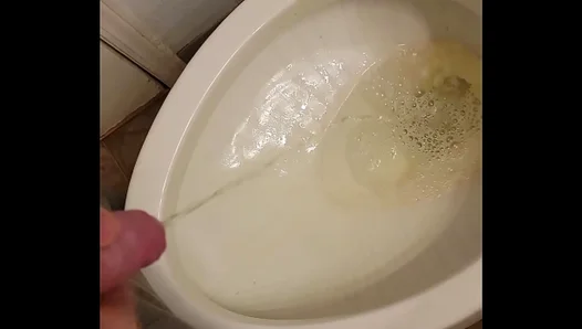Cant Hold Back: Hot Amateur Gay Piss Play into the Cup – XXXFun18+