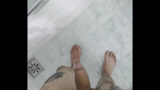 Lkingsbrs Steaming Solo Showdown in the Bathtub – Brazillian Heat 18+
