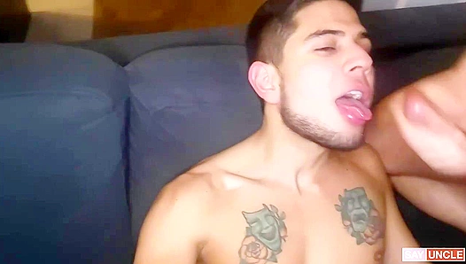 Alex Raphael Get Wildly Horny While Gaming – StayHomeBro 18+