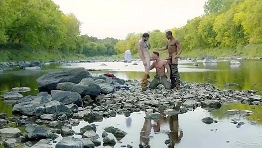 Hot Outdoor Action: Skyy, Derek Trent Turn Up the Heat Together – 18+