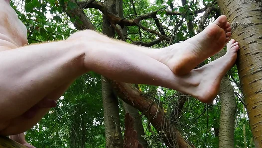 Redheaded Solo Delight: Pissing Cumming Wild in the Forest – NaughtyWilds 18+