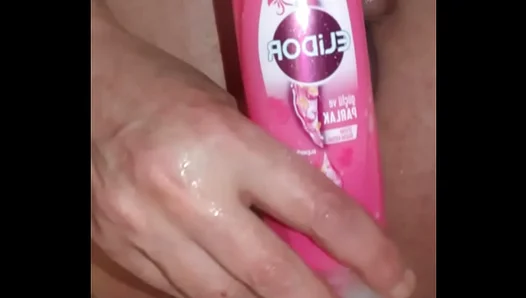 Amateur Gay Guys First Time Using a Shampoo Bottle for Anal Play – Solo Fun