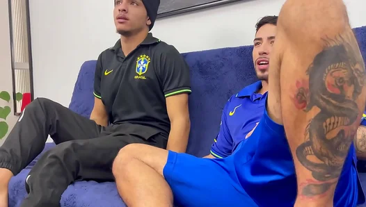 Calm Hands, Hot Blow: Friend Eases Pre-Match Jitters with Blowjob – BrazTube 18+