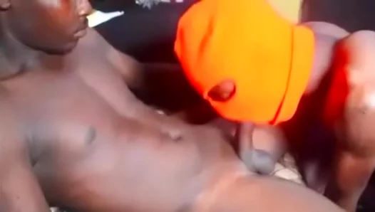 Hot Stranger Blows Me in Public – Raw Amateur Gay BJ Encounter