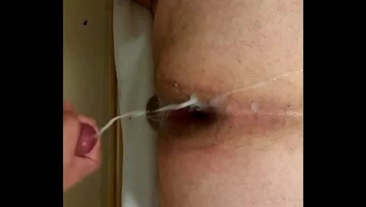 Milking His Hole: Amateur Takes Heat Deep in the Ass – GayPornRack 18+