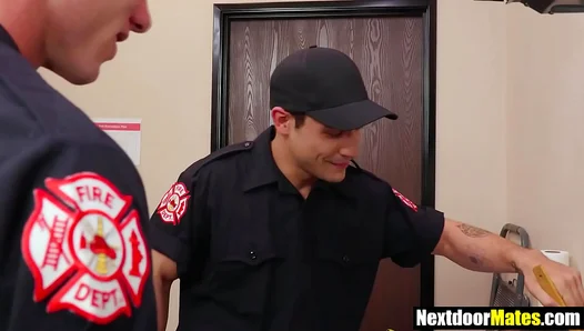Bareback Heat: Hot Firemen Ignite in Steaming Anal Encounter – XXXGayTube 18+