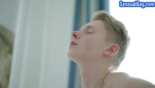Blonde Beauty Jams Hard: Sultry Solo Session from Head to Base – 18+