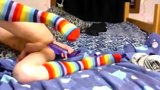 Young Amateur Twink Glows During Hot Live Gay Cam Show – 18+