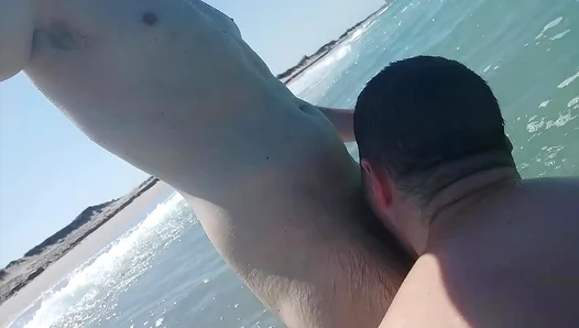 Passionate Beach Encounter: Amateur Twinks Fuck Hard as Waves Crash – LGBTQ+ 18+