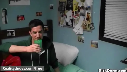 Roommates Give In To Lust: Straight Boys Hook Up For First TimeGay Fun