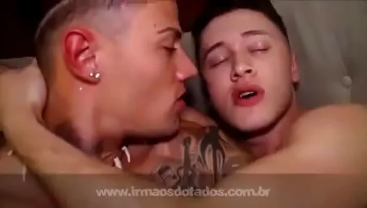 Oral Pleasure Leads to Hot Steamy Ass Riding Action – Bareback Fun