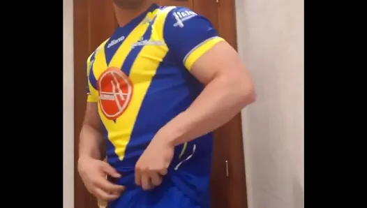 David Cork Jerks Off for Busty Stud in Steamy Homemade Gay Encounter – 18+
