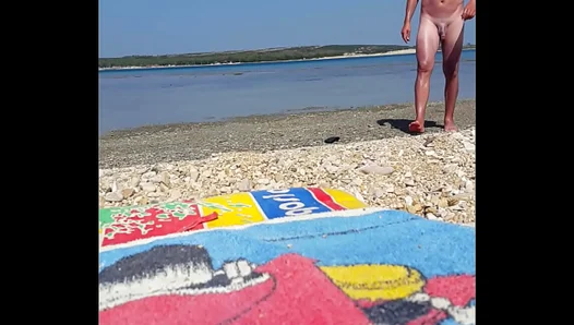 Sun-Kissed Twist: Bareback Anal Play on Croatias Gay Nudist Beach – 18+