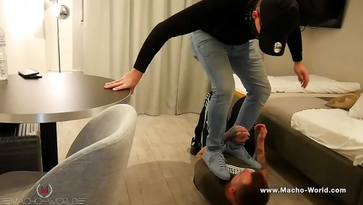 Macho Dom Commands Twink in Raw BDSM Power Play – GayPorn 18+