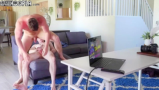 Canelo Tempts Mason Skyy with a Steamy Office Audition – GayPornHeat 18+