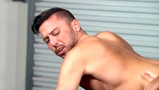Shane Jackson Jeff Powers Go Raw in Steamy Bareback Encounter – US Bromance