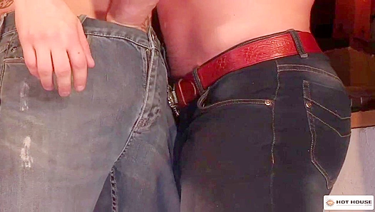 Horny Handyman Derek Takes Full Load from Stallion RomanTodd – Raw Heat Inside