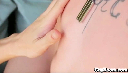 Tyr Alexanders Thick Cock Deep in My Throat After Massage – GayRoom 18+