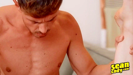 Clark Reid Dominates Phoenix from Behind in Steamy Encounter – SeanCodyHot 18+