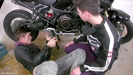 Skylar Blu Xander Hollis Ride Thick Cocks Hard – Gay XXX Action